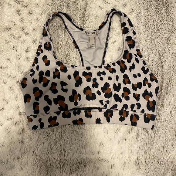 Sports bra with cut out - Picture 1 of 4